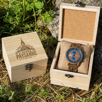 Montre La Bretonne présentée dans son coffret en bois gravé